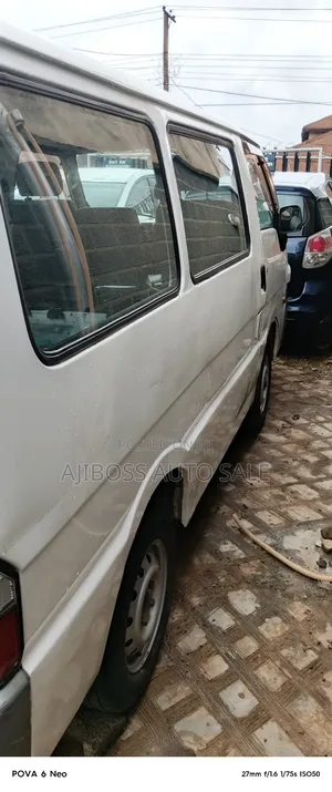 Mazda Bongo 2000 White