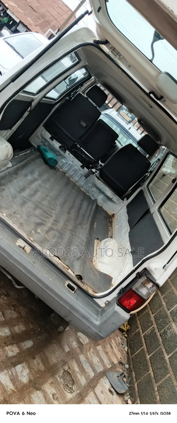 Mazda Bongo 2000 White