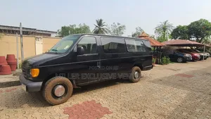 Photo - Ford E350 2008 Black