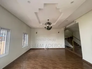 5bdrm Duplex in Parkview Estate for rent