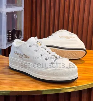 Best Quality Christian Dior White Unisex Sneakers