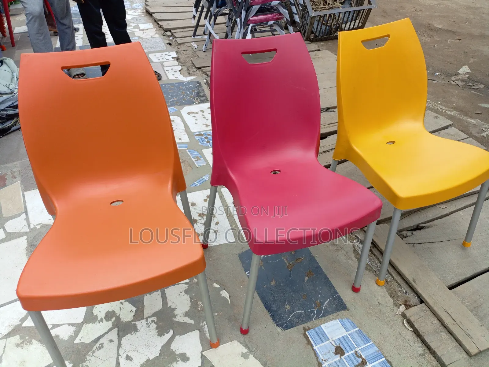Quality Plastic Chair With Iron Leg
