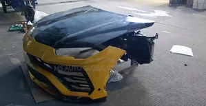 Lamborghini Urus Complete Front Cut