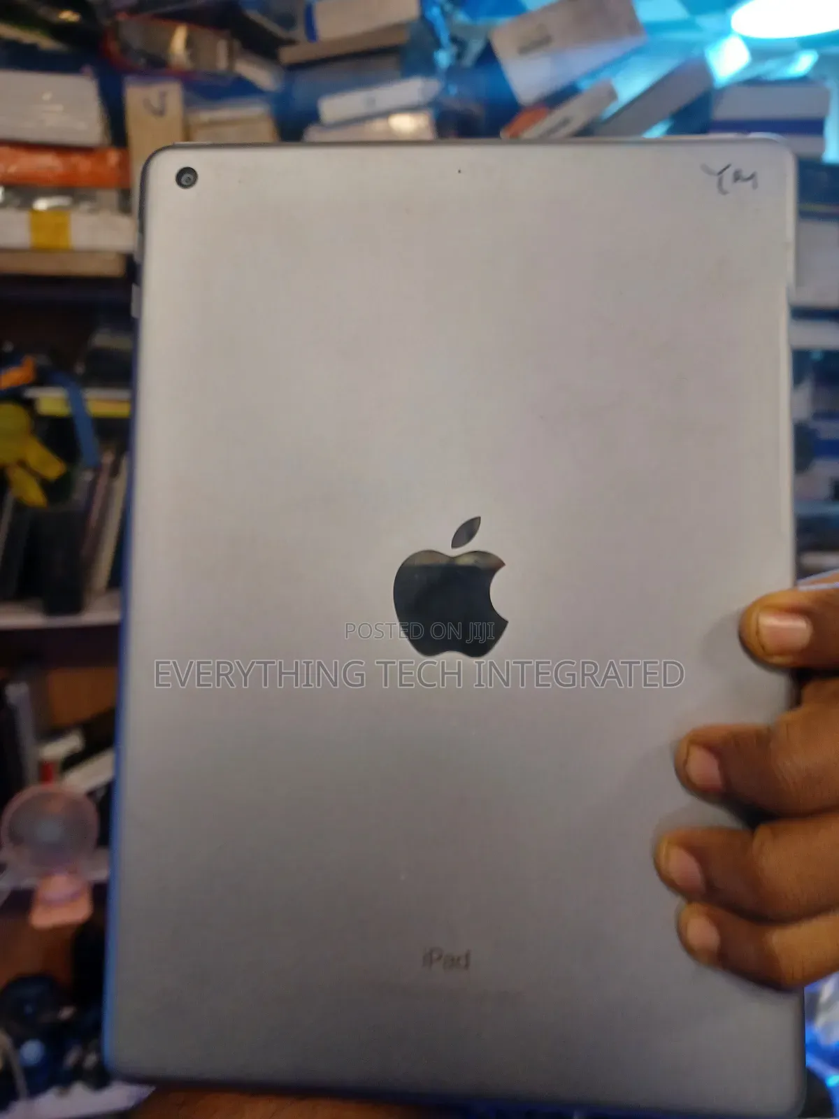 Apple iPad 9.7 32 GB Gray