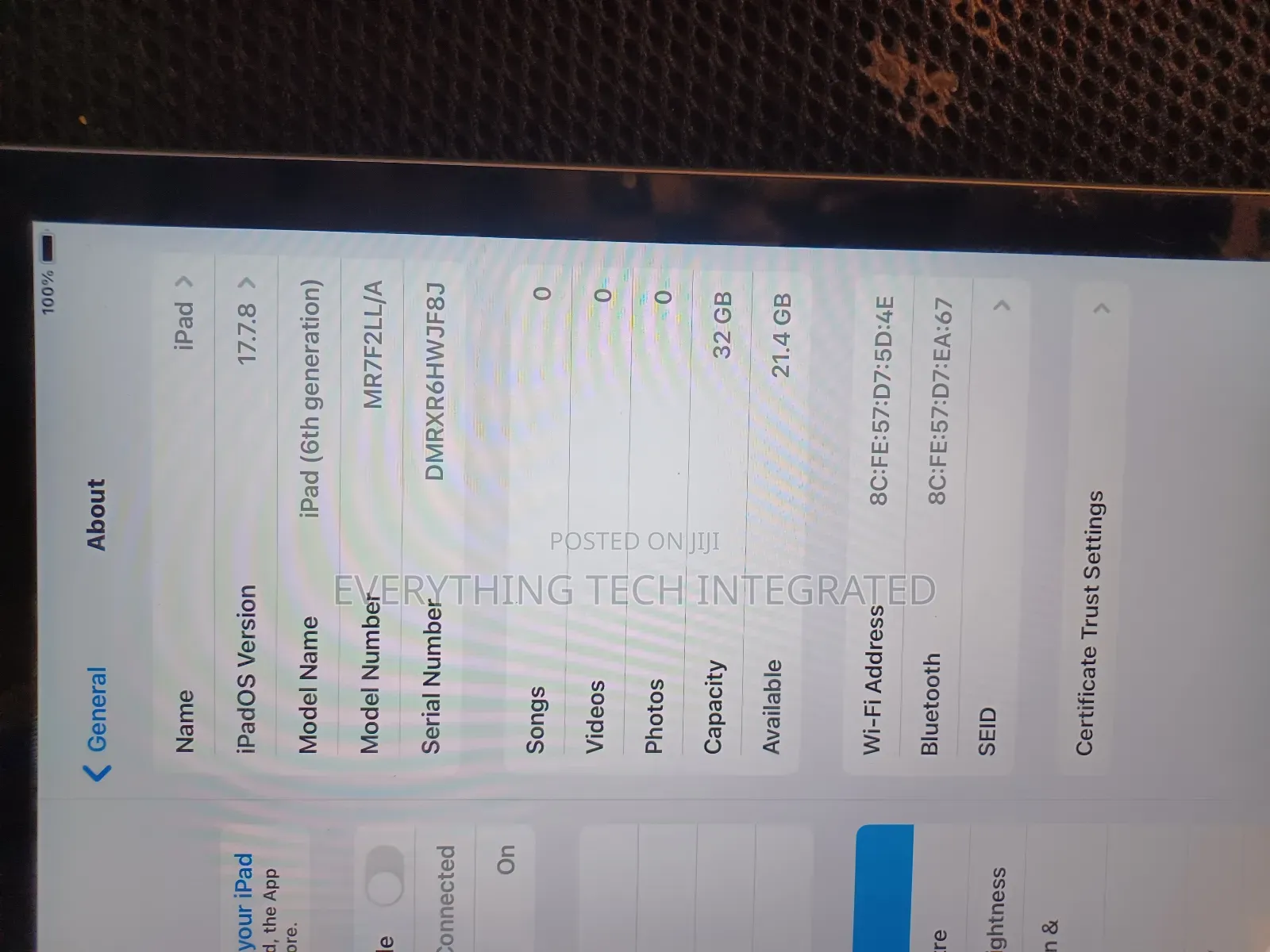 Apple iPad 9.7 32 GB Gray