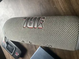 Photo - JBL Flip 6 Waterproof Portable Bluetooth Speaker