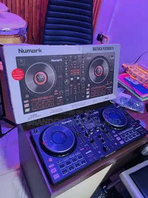 Numark Mixtrack Platinum Fx Dj Controller
