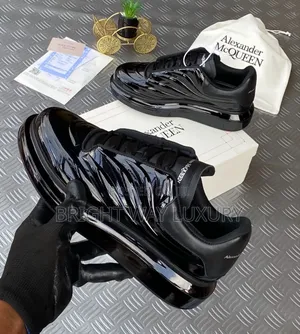 Photo - High Quality Alexander McQueen Designer Luxury Sneakers