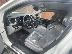 Toyota Highlander Limited 4dr SUV AWD (3.5L 6cyl 6A) 2015 White