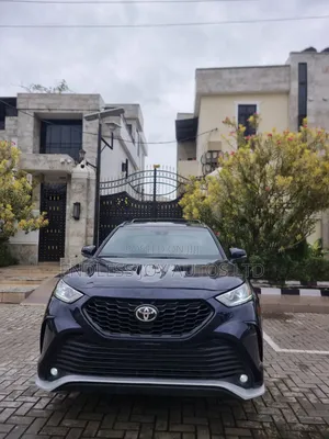 Toyota Highlander XSE 2021 Blue