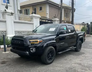 Toyota Tacoma SR5 2022 Black