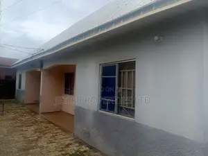 7bdrm Block of Flats in School Lane, Makurdi for sale