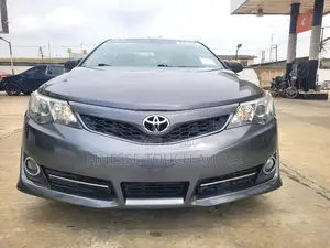 Toyota Camry SE Sport 4dr Sedan (2.5L 4cyl 6A) 2014 Gray