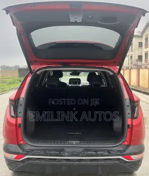 Hyundai Tucson XRT 2023 Red