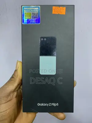 Photo - New Samsung Galaxy Z Flip 5 256 GB