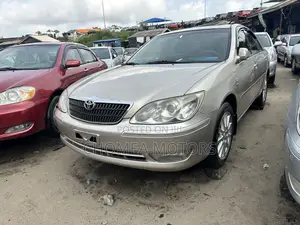 Toyota Camry 2006 Gold