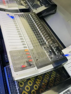 16 Channels Mixer