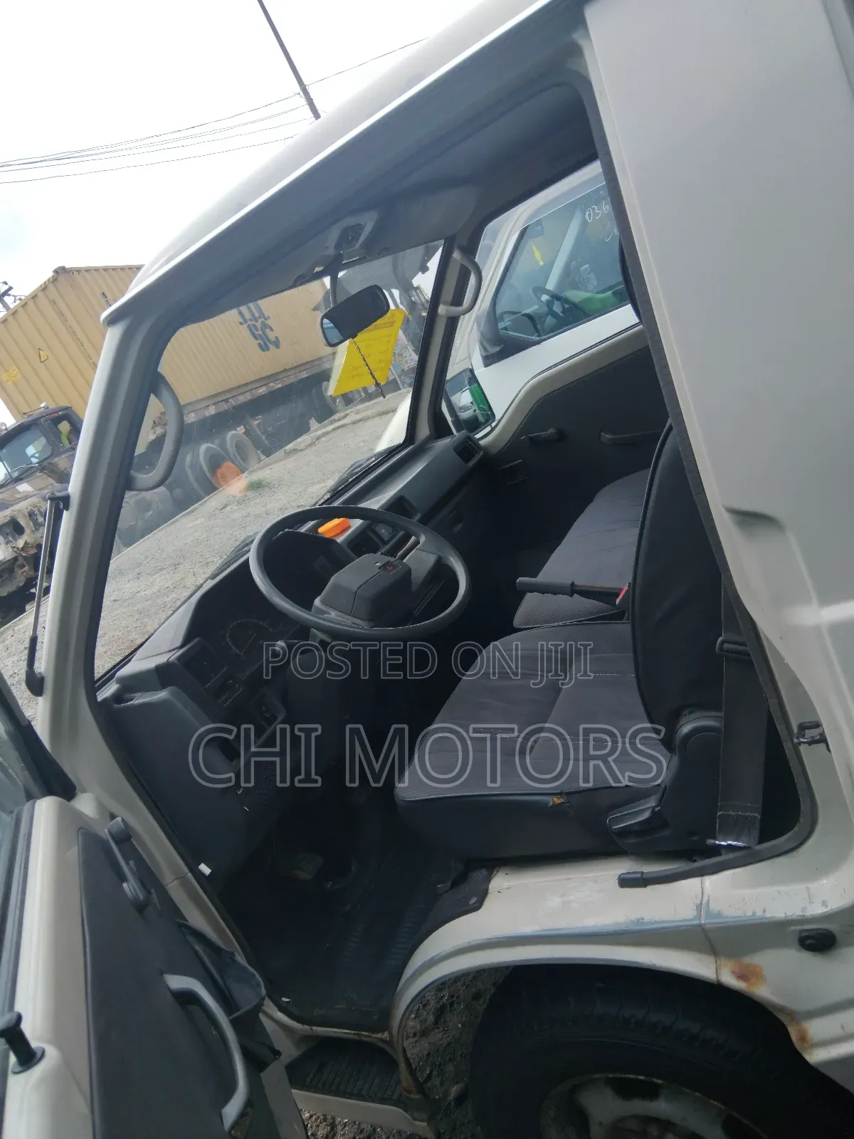 Mitsubishi L300 2005 Silver