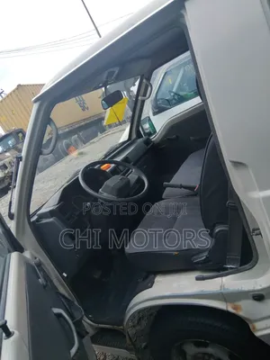 Mitsubishi L300 2005 Silver