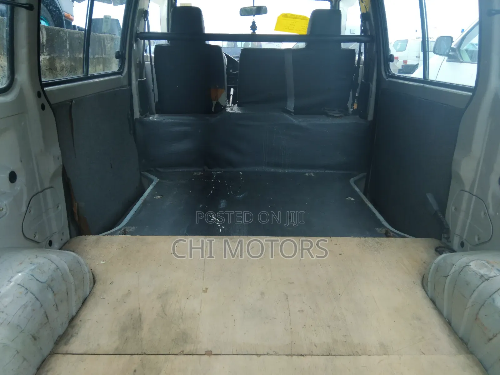 Mitsubishi L300 2005 Silver