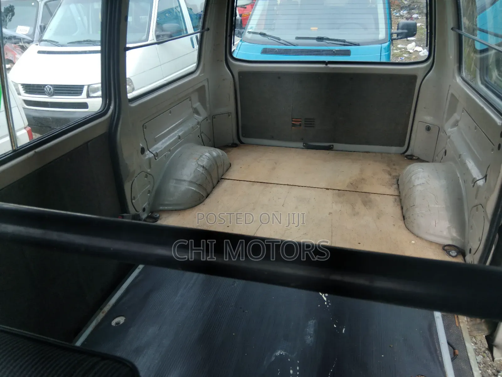 Mitsubishi L300 2005 Silver