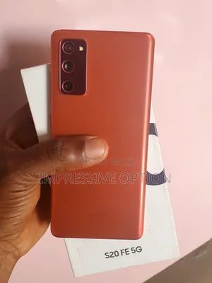 Photo - Samsung Galaxy S20 FE 128 GB Red