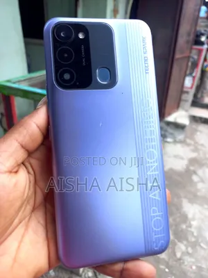 Photo - Tecno Spark 8C 64 GB Purple