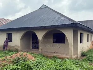 Photo - 6bdrm Room & Parlour in Jerryjo, Ido for sale