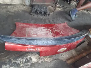 Boot Chevrolet Camaro Together With the Spoiler
