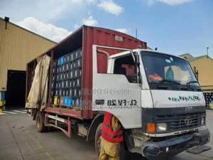 Photo - Experienced Truck Drivers Needed