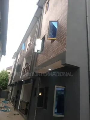 2bdrm Block of Flats in Queen'S Park Estate, Port-Harcourt for rent