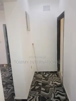 2bdrm Block of Flats in Queen'S Park Estate, Port-Harcourt for rent