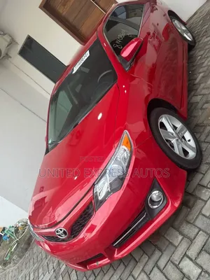 Toyota Camry SE 4dr Sedan (2.5L 4cyl 6A) 2012 Red
