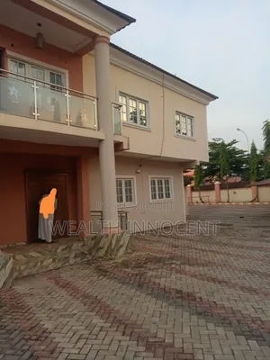 Photo - 5bdrm Duplex in Apo District for rent