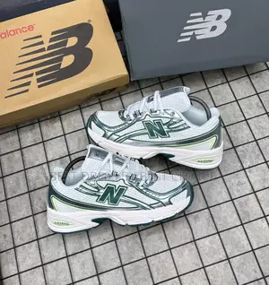 New Balance 740