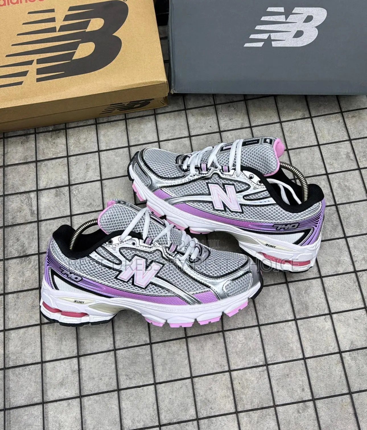 New Balance 740