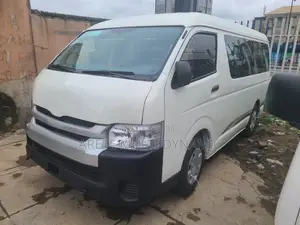 Toyota HiAce 2014 White