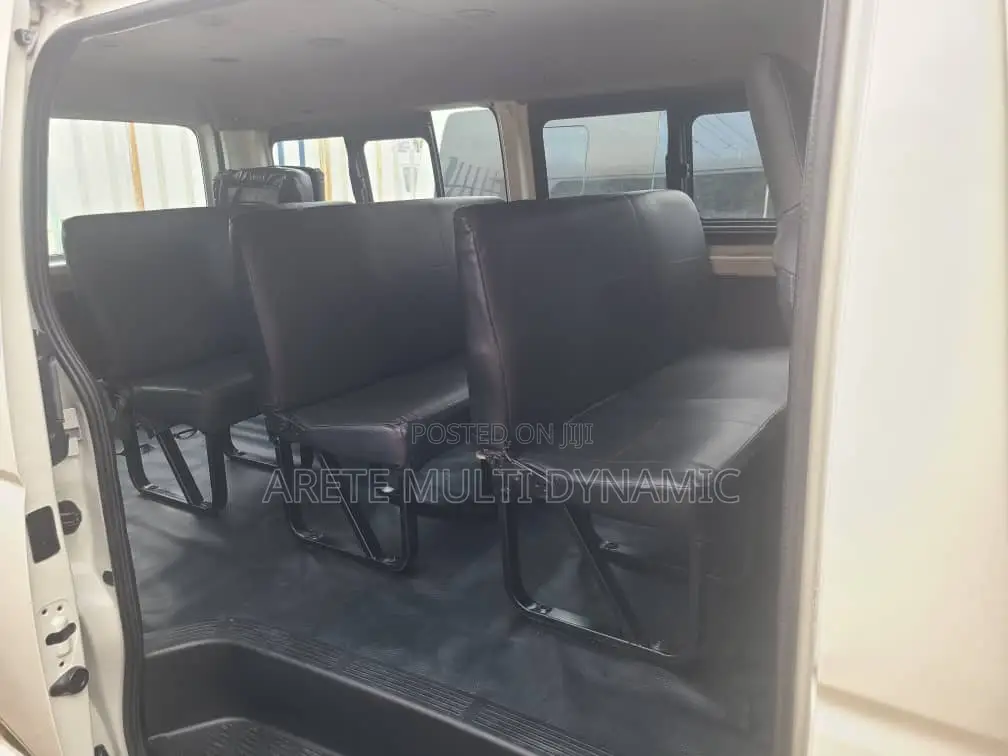 Toyota HiAce 2014 White
