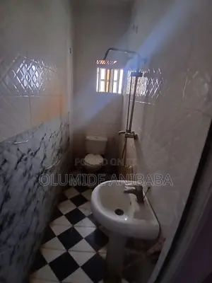 1bdrm Shared Apartment in Alasia, Off Lekki-Epe Expressway for rent