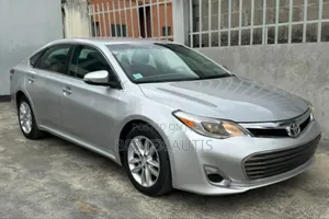Photo - Toyota Avalon XLE Premium Sedan FWD (3.5L 6cyl 6A) 2013 Silver