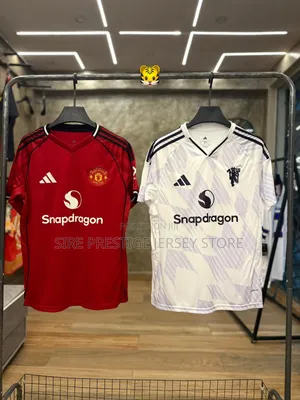 Photo - Manchester United Home and Away Jersey
