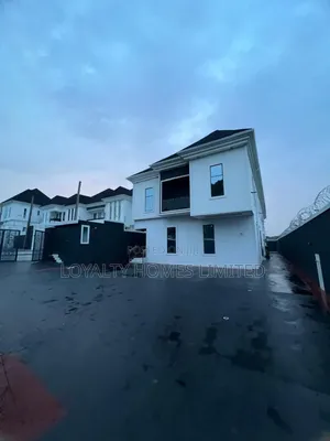 3bdrm Block of Flats in Ikeja for sale