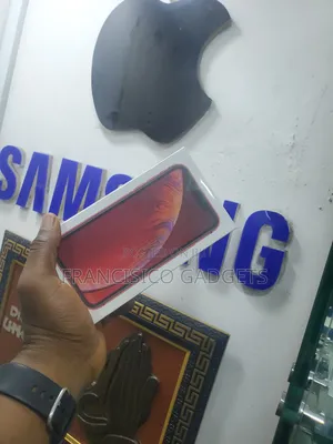 New Apple iPhone XR 64 GB Red