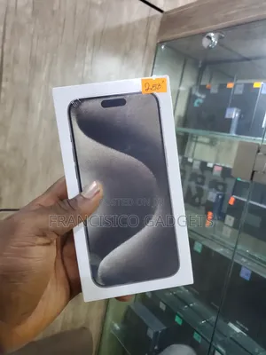 New Apple iPhone 15 Pro Max 256 GB Silver