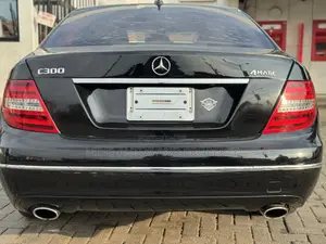 Mercedes-Benz C300 Luxury 4Matic Sedan AWD (3.5L 6cyl 7A) 2013