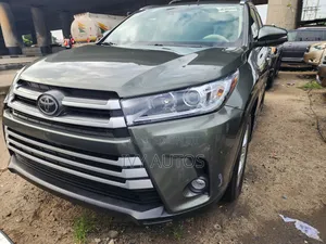 Toyota Highlander XLE V6 4x2 (3.5L 6cyl 6A) 2016 Green