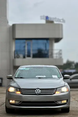 Photo - Volkswagen Passat SE 2013 Gray