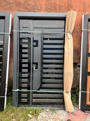 17 F Luxury Door