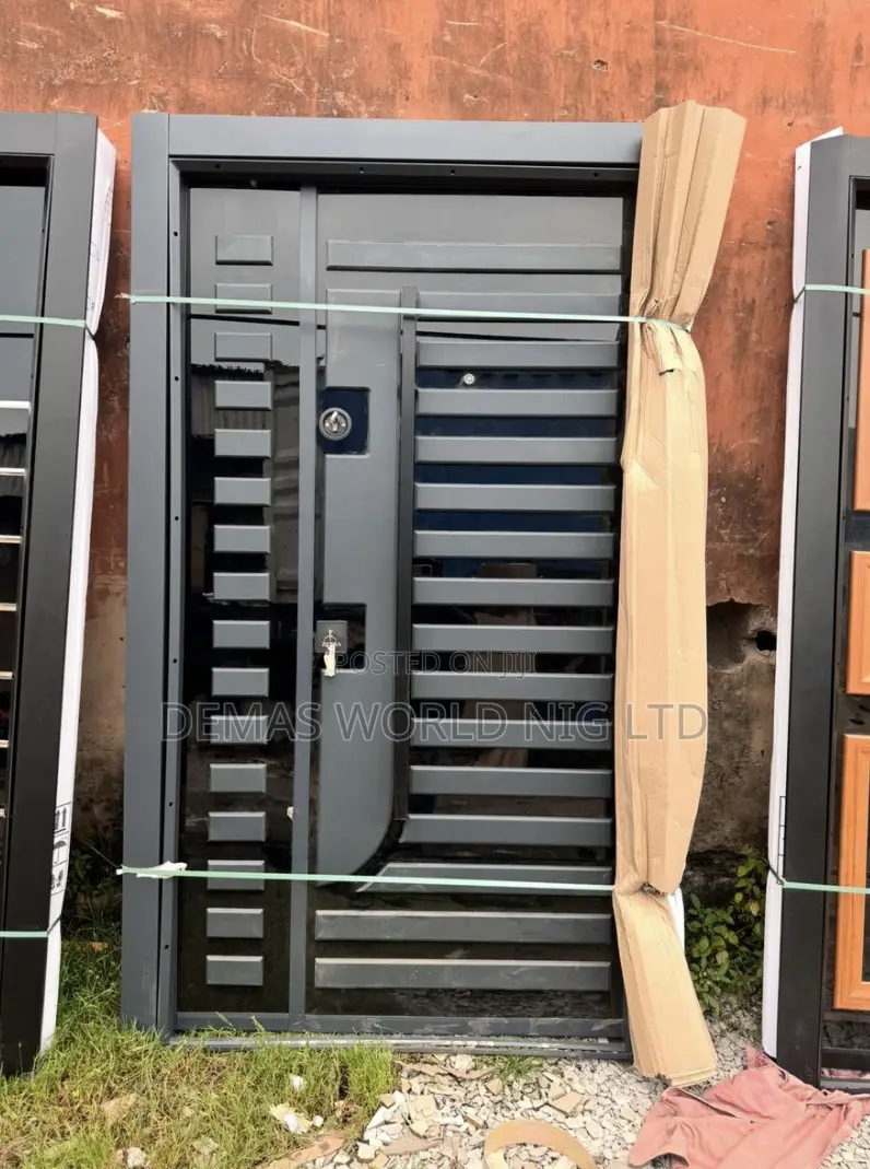 17 F Luxury Door