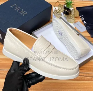 Classic Cream Color Leather Shoe